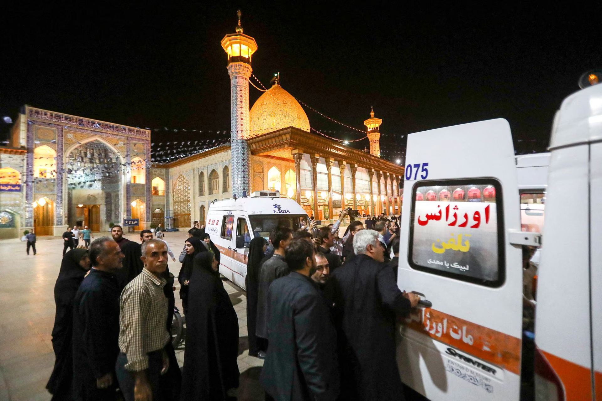 Deadly attack on revered Shi'ite shrine in Shiraz shakes Iran's security apparatus 